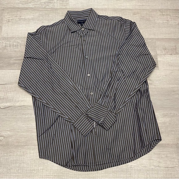 Stripped Banana Republic button down shirt - Size M. - Picture 1 of 3